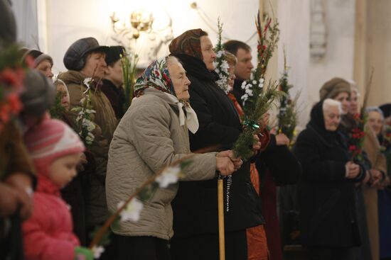 Celebrating Palm Sunday in Belarussian village of Oshmyani
