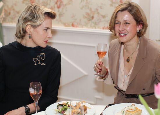 Supper in Imperial Hotel after assemblage in Abrau-Dyurso