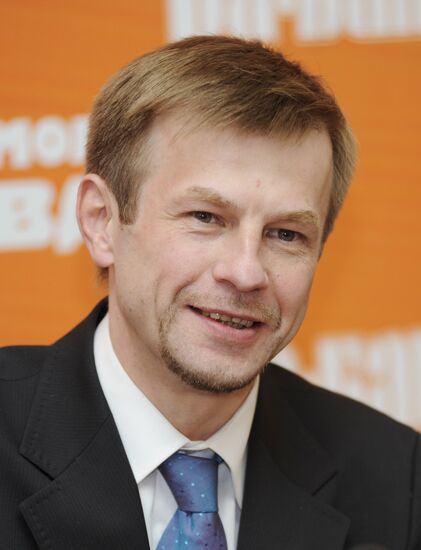 New mayor of Yaroslavl Yevgeny Urlashov gives news conference