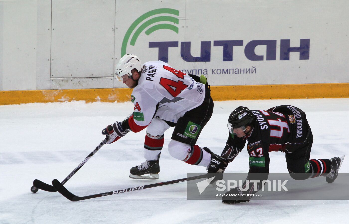 KHL Hockey: Avangard vs. Tractor