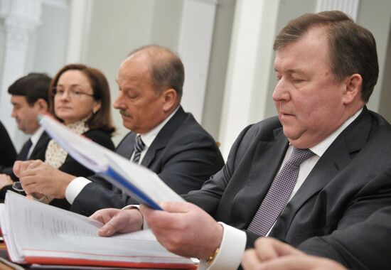 V. Putin chairs meeting of VEB corporation supervisory board