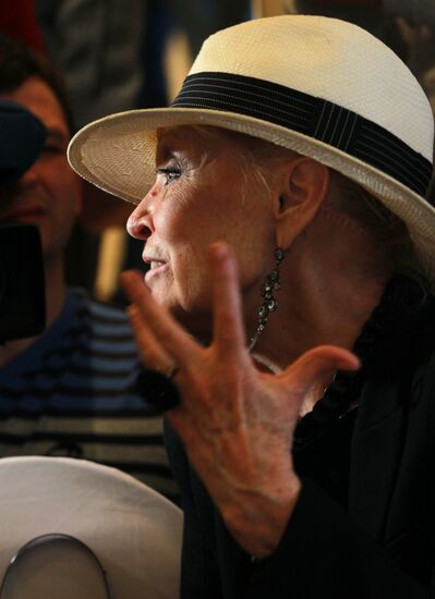 "Confession in Love" charity concert