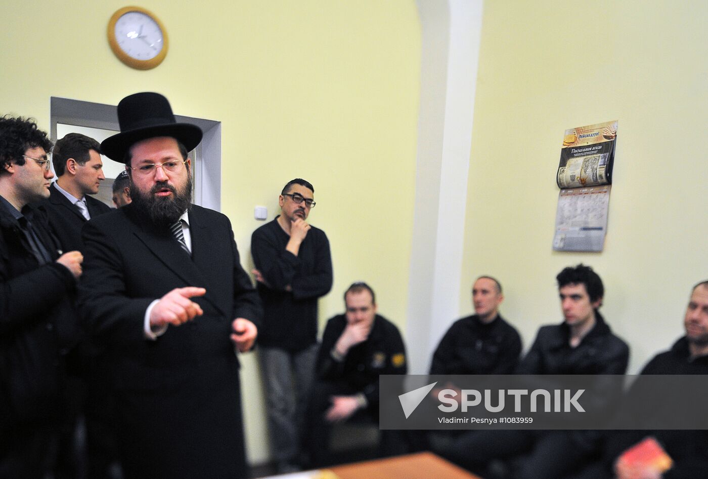 Preparation for Passover in the synagogue at Butyrka prison