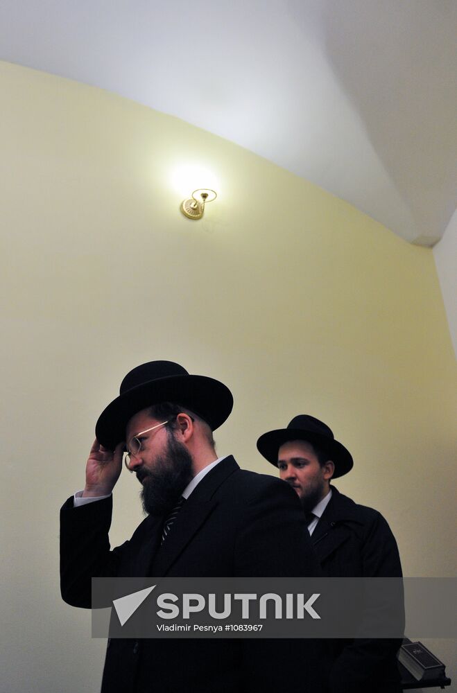 Preparation for Passover in the synagogue at Butyrka prison