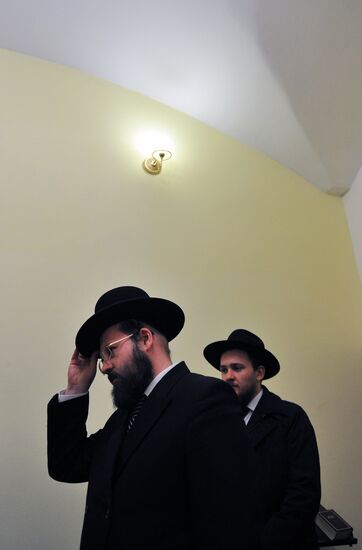 Preparation for Passover in the synagogue at Butyrka prison