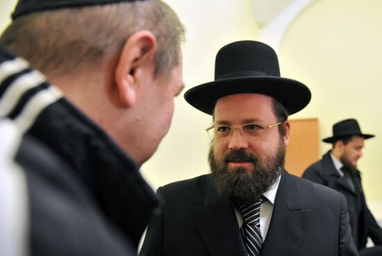 Preparation for Passover in the synagogue at Butyrka prison
