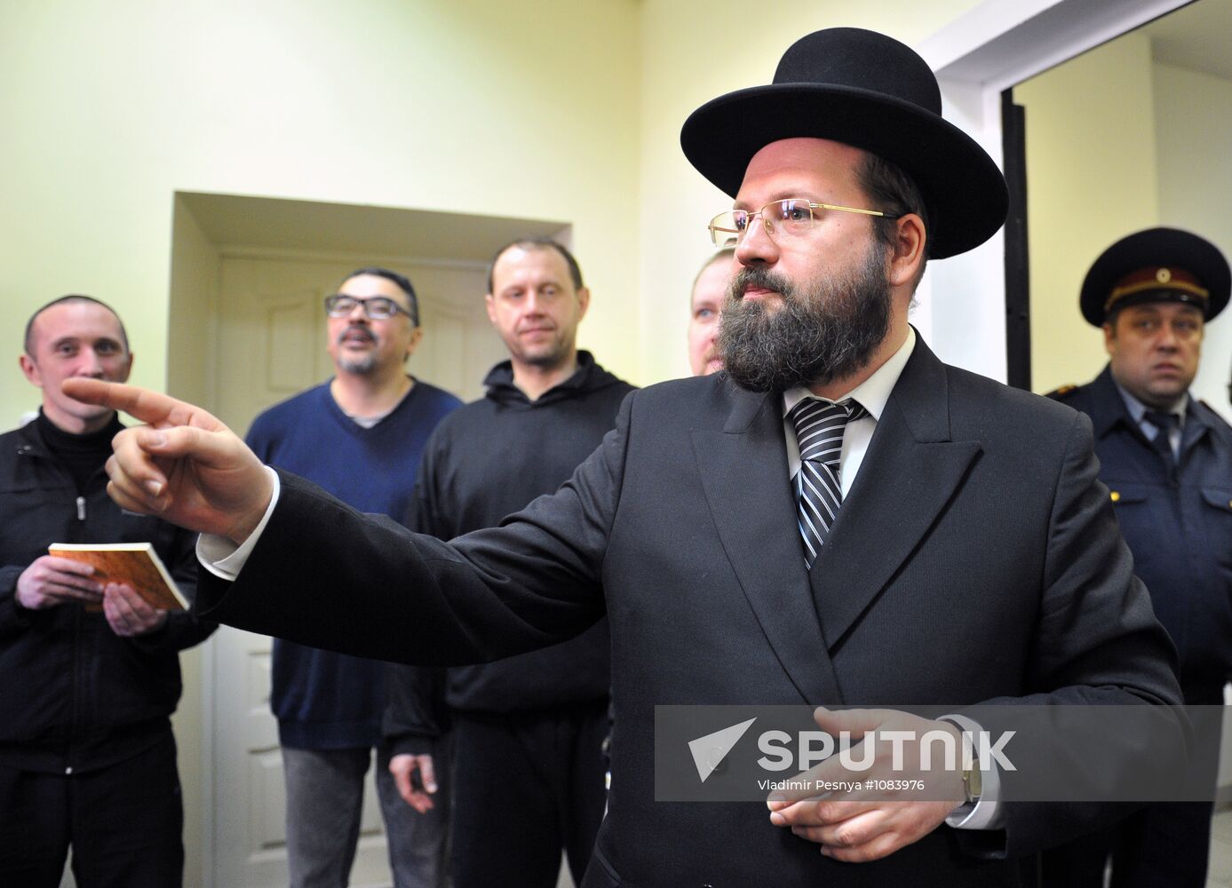 Preparation for Passover in the synagogue at Butyrka prison