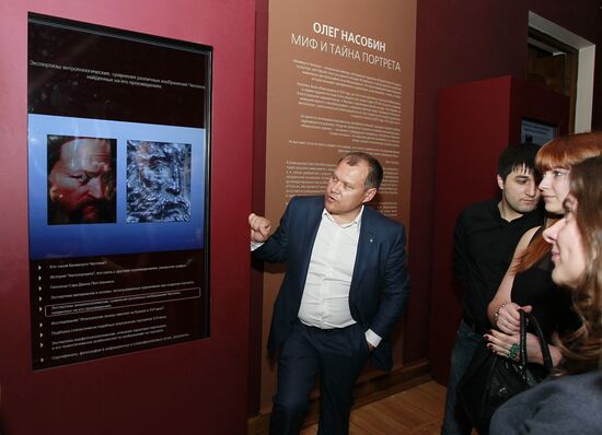 "Collectors and Collections" festival opening