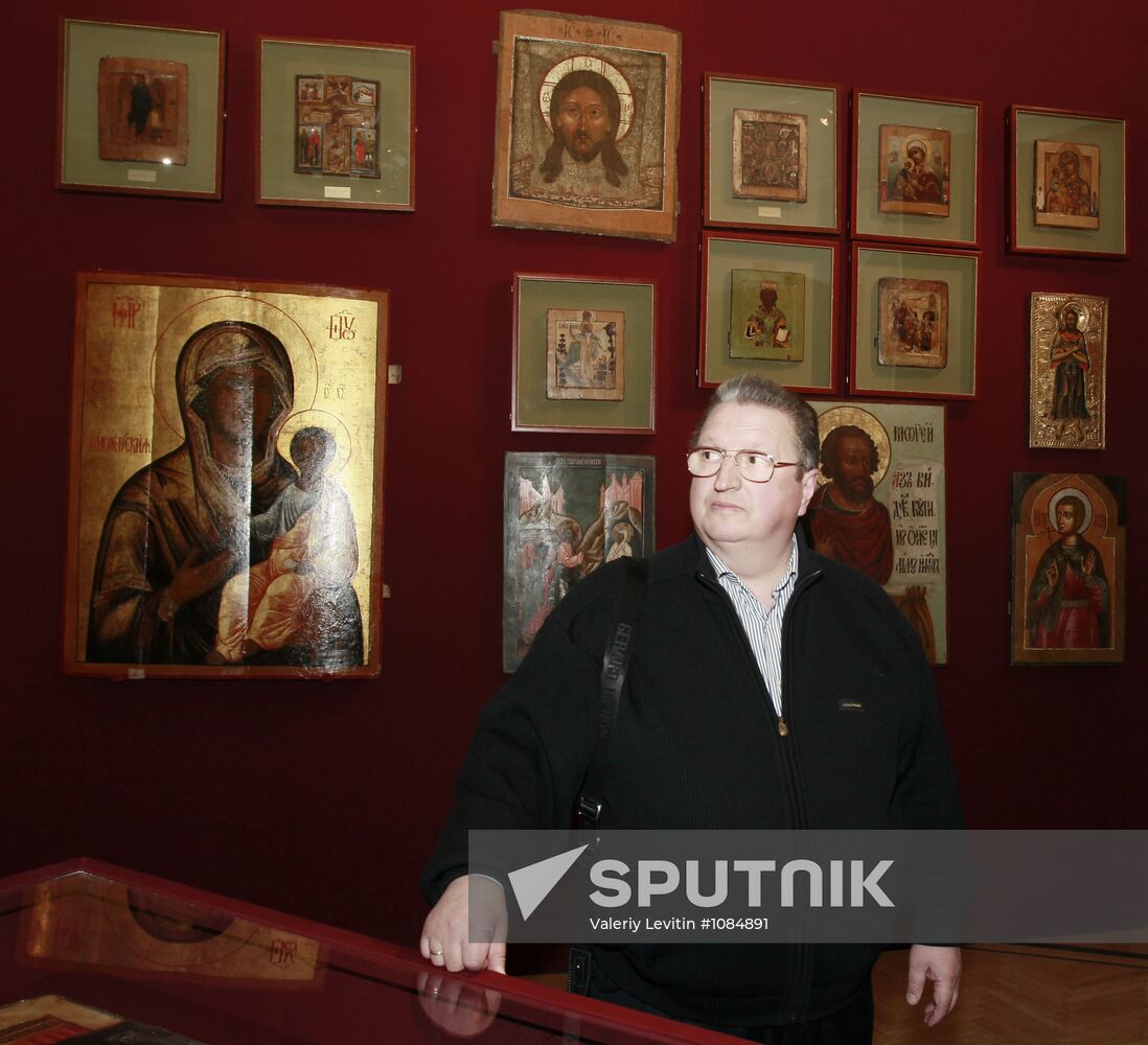 Collectors and Collections festival opening