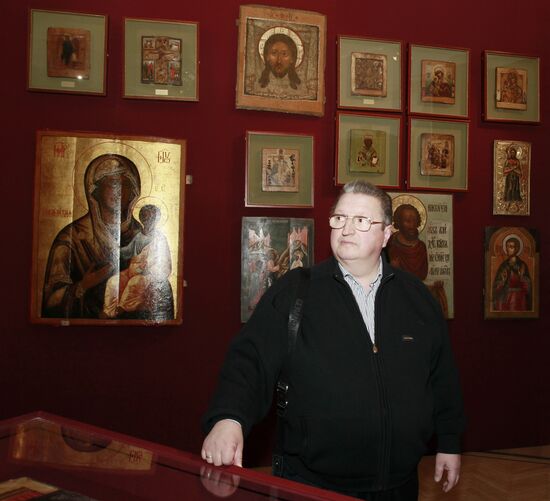Collectors and Collections festival opening