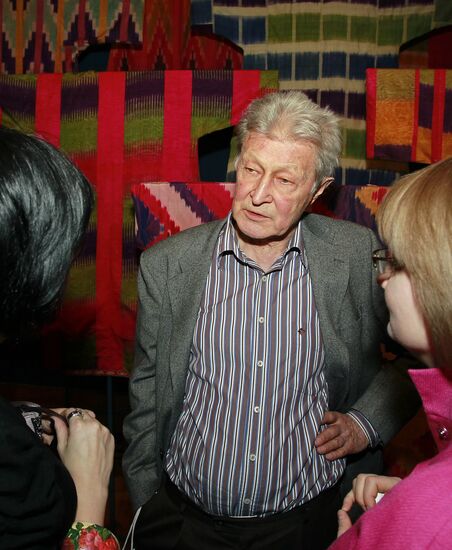 Collectors and Collections festival opening