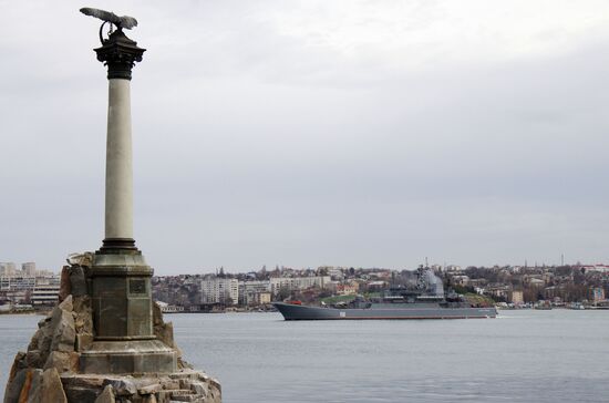 Amphibious assault ship "Caesar Kunikov" sails out of Sevastopol