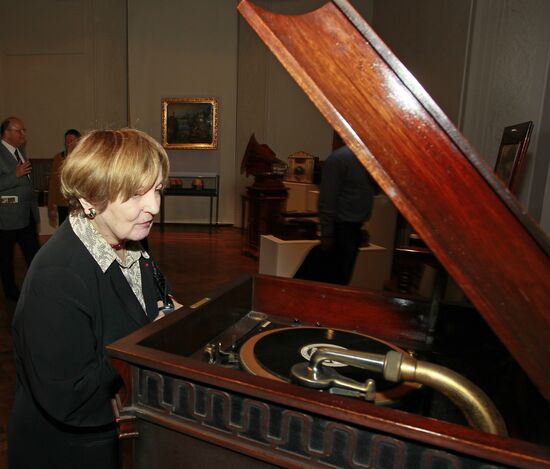 Collectors and Collections festival opening