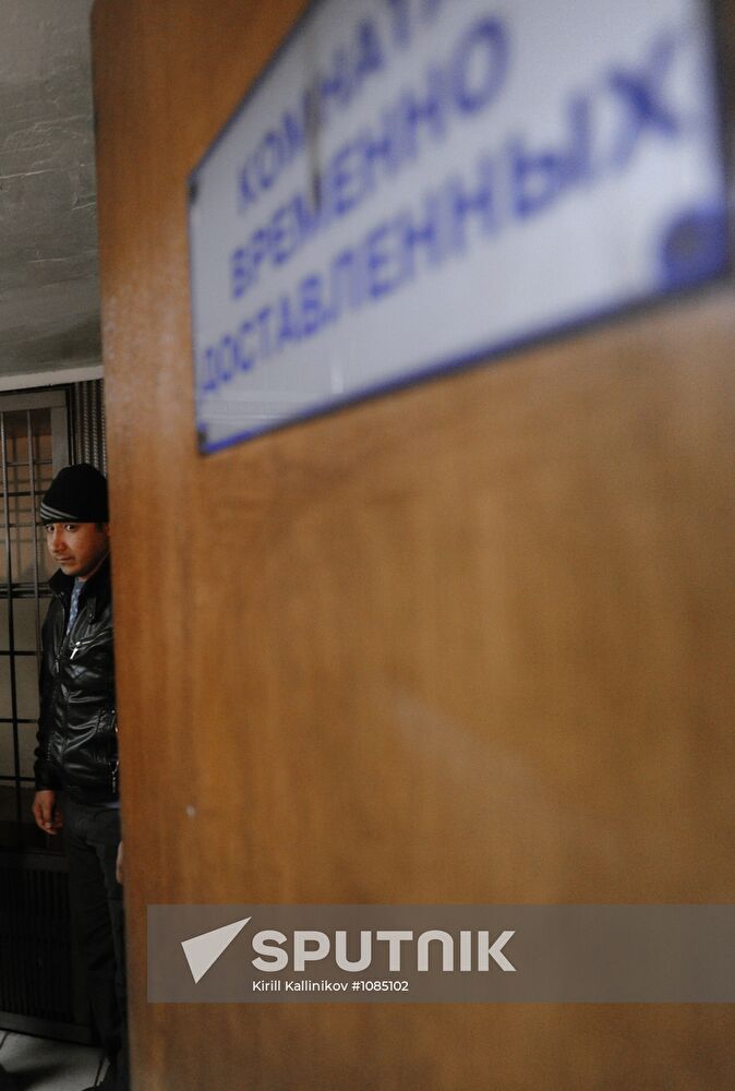 Federal Migration Service raids Moscow railway terminals