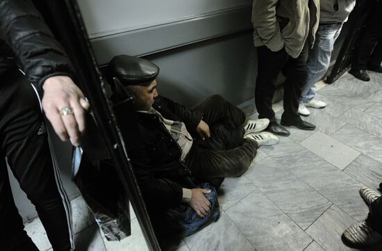 Federal Migration Service raids Moscow railway terminals