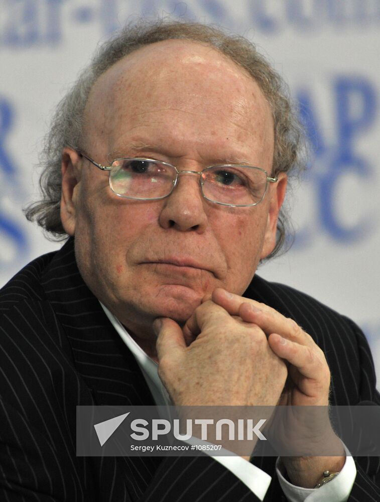 Edvard Radzinsky gives news conference
