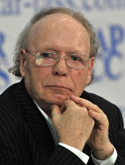 Edvard Radzinsky gives news conference