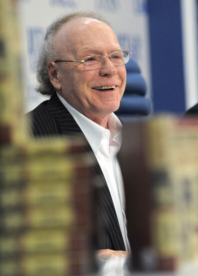 Edvard Radzinsky gives news conference