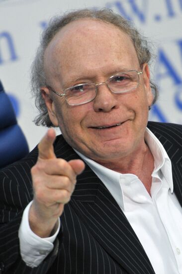 Edvard Radzinsky gives news conference