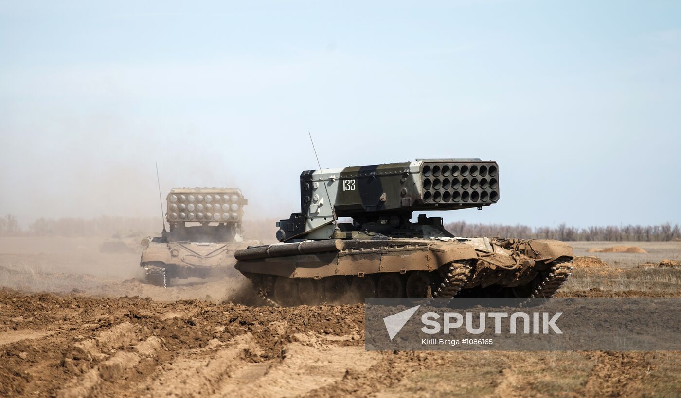 The TOS-1A multiple rocket launcher during a military exercise at the Prudboi training ground, Volgograd Region. Location: Russia, Volgograd region. Author: Kirill Braga/Sputnik. Military exercise in Volgograd Region