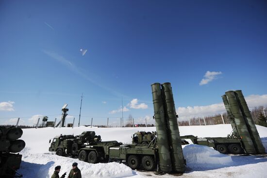 Combat duty 3PK S-400 "Triumph" in Moscow region