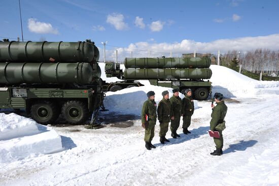 Combat duty 3PK S-400 "Triumph" in Moscow region
