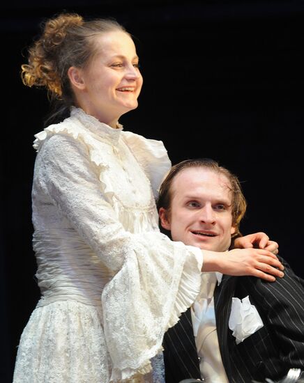 Run-through of play Marriage 2.0