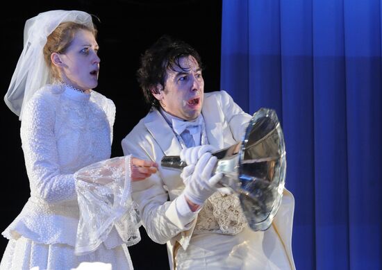 Run-through of play Marriage 2.0