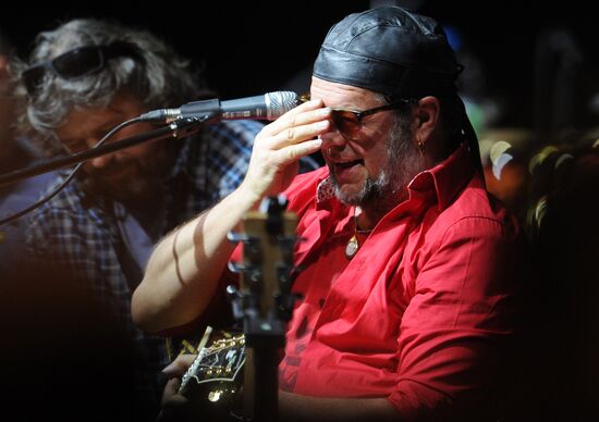 Aquarium stages its anniversary concert