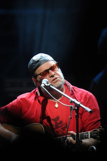 Aquarium stages its anniversary concert