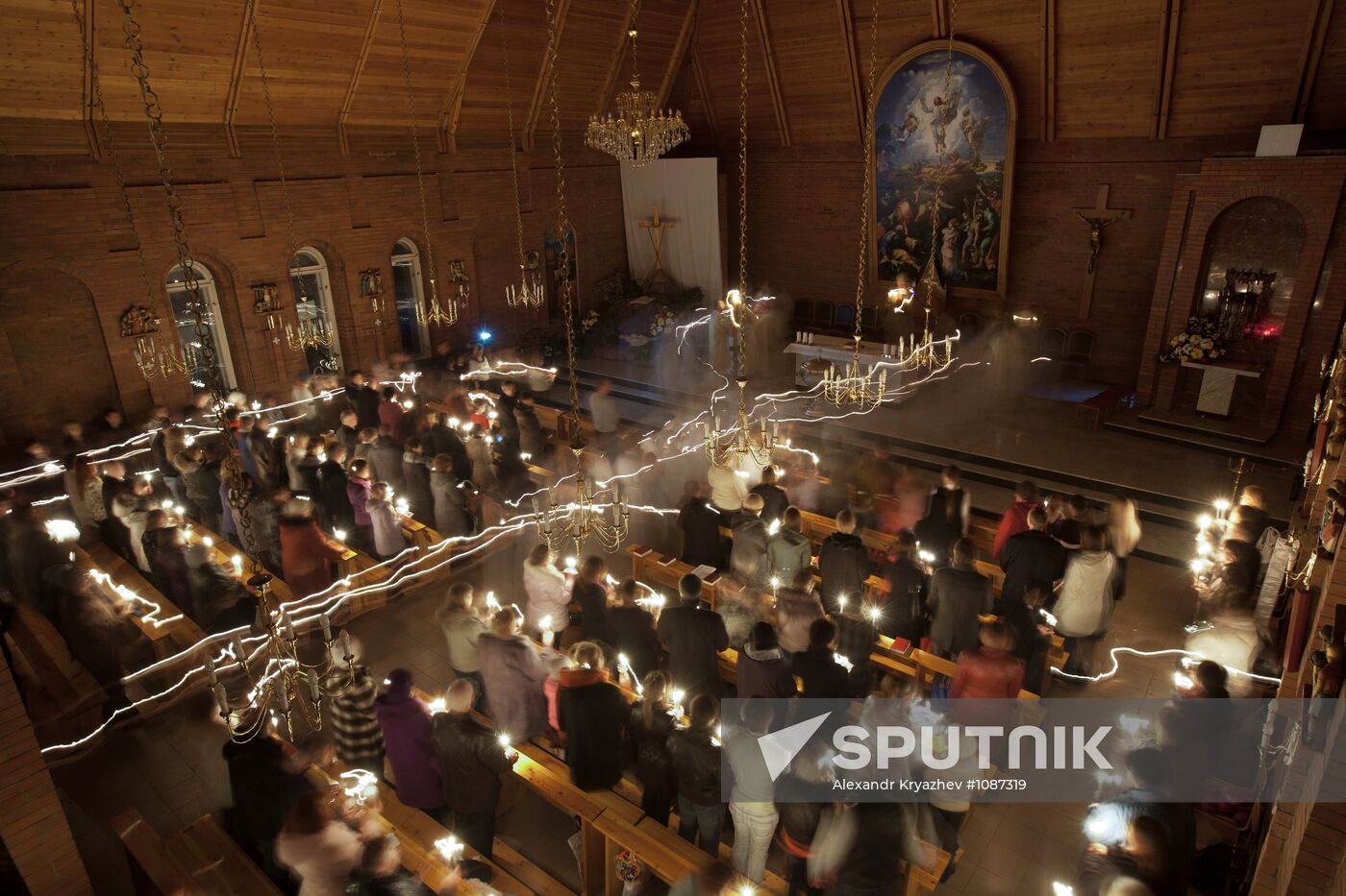 Believers celebrate Catholic Easter in Novosibirsk