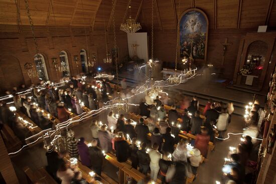 Believers celebrate Catholic Easter in Novosibirsk
