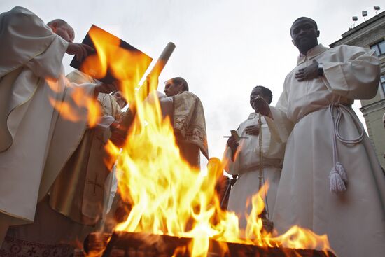 Catholic Easter celebration in St. Petersburg