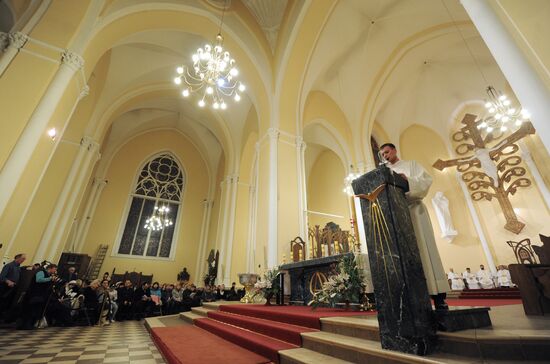 Roman Catholic Easter celebrated in Moscow