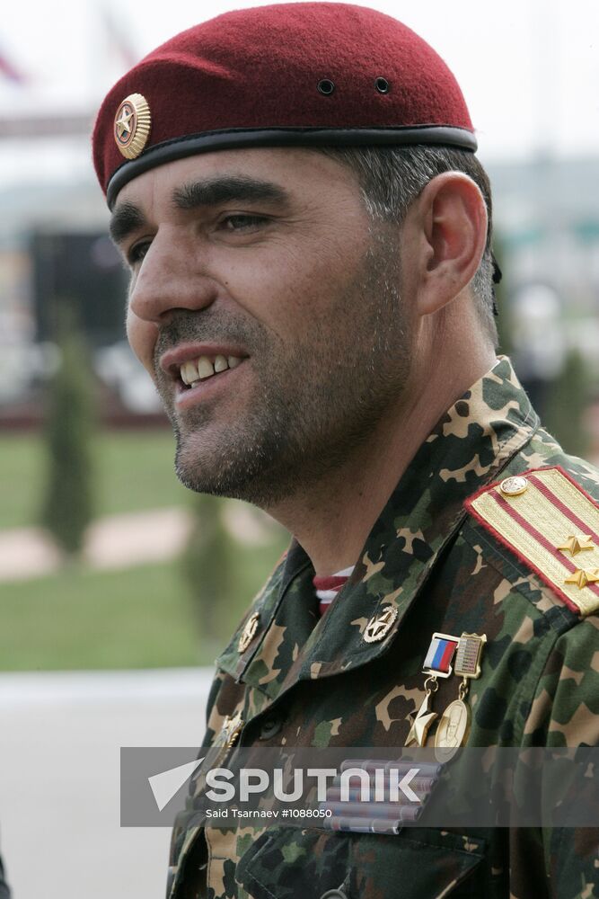 Handing honorary title A. Kadyrov to 141st SMR in Grozny