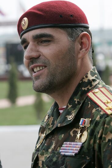 Handing honorary title A. Kadyrov to 141st SMR in Grozny