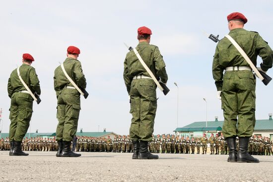 Handing honorary title A. Kadyrov to 141st SMR in Grozny