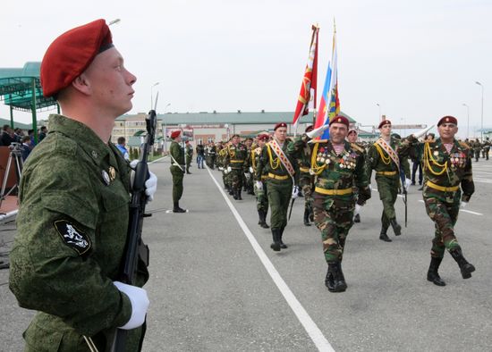 Handing honorary title A. Kadyrov to 141st SMR in Grozny