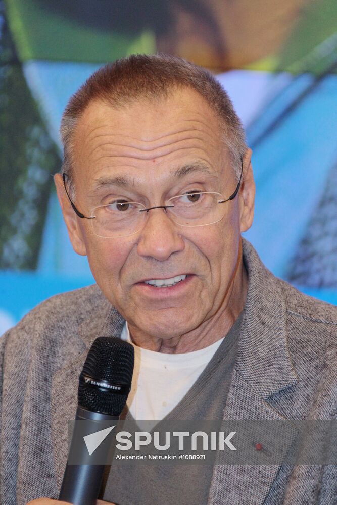 Andrei Konchalovsky gives news conference