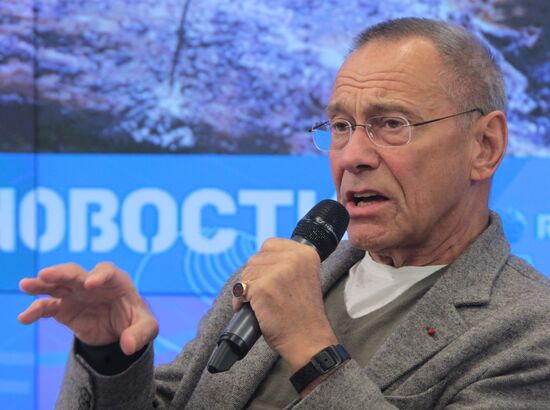 Andrei Konchalovsky gives news conference