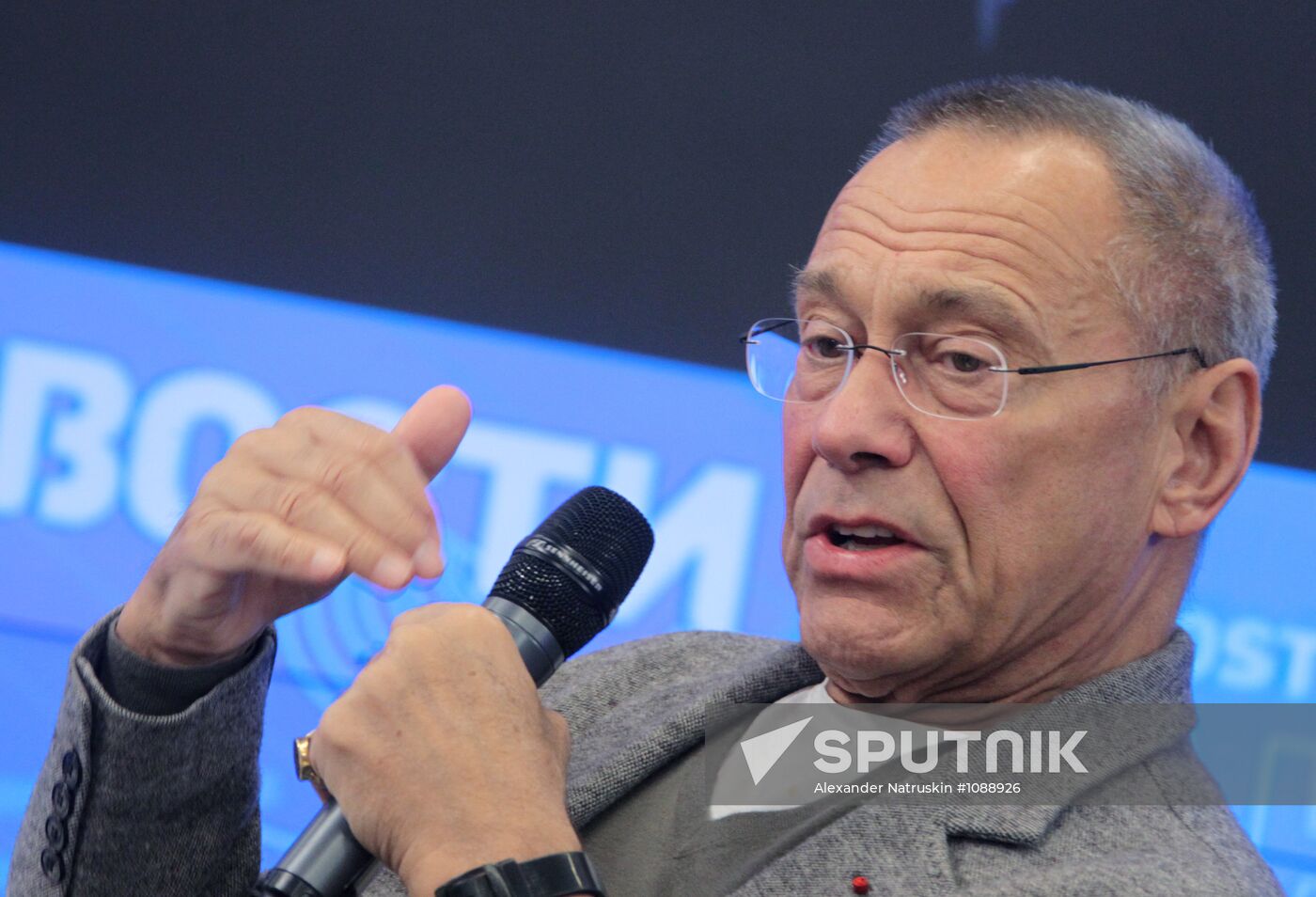 Andrei Konchalovsky gives news conference