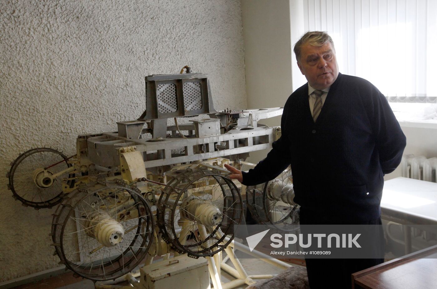 Rover prototype in a laboratory at Transmash Research Institute