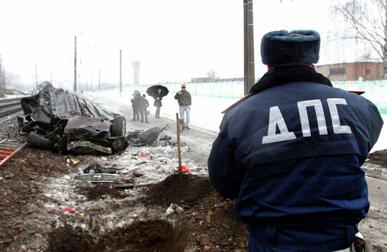 Car accident at train tracks in Odintsovo