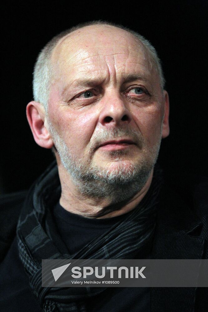 "Three Sisters" show directed by Lev Erenburg