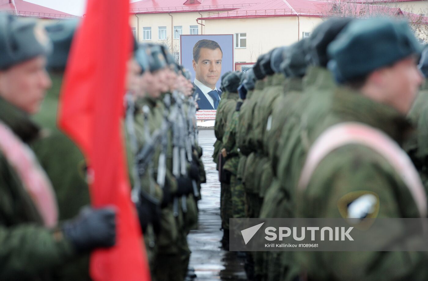 Training of troops for parade using separate military divisions