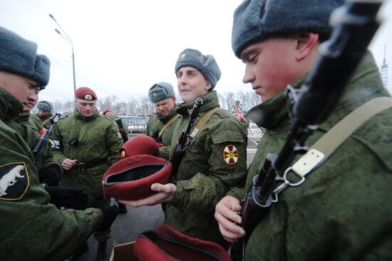 Training of troops for parade using separate military divisions