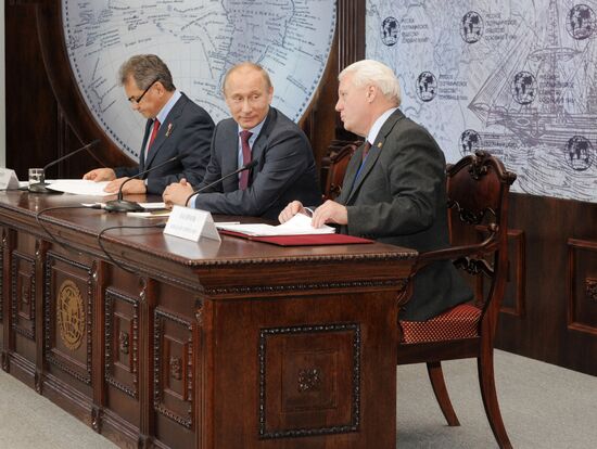 Vladimir Putin visits St.Petersburg