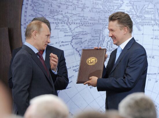 Vladimir Putin visits St.Petersburg