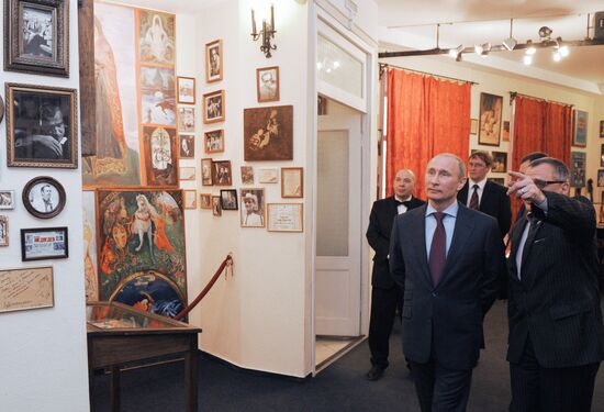 Vladimir Putin visits St.Petersburg