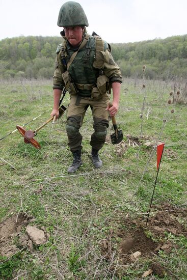 Mine clearance in Shali district of Chechnya